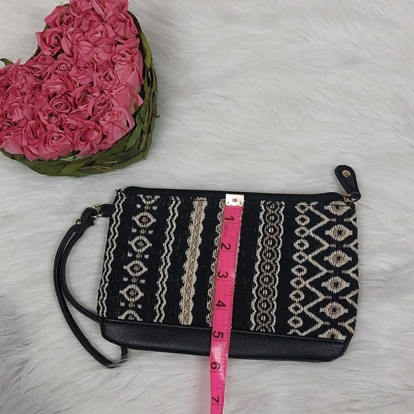 Maurice's black and cream wristlet - Picture 6 of 6